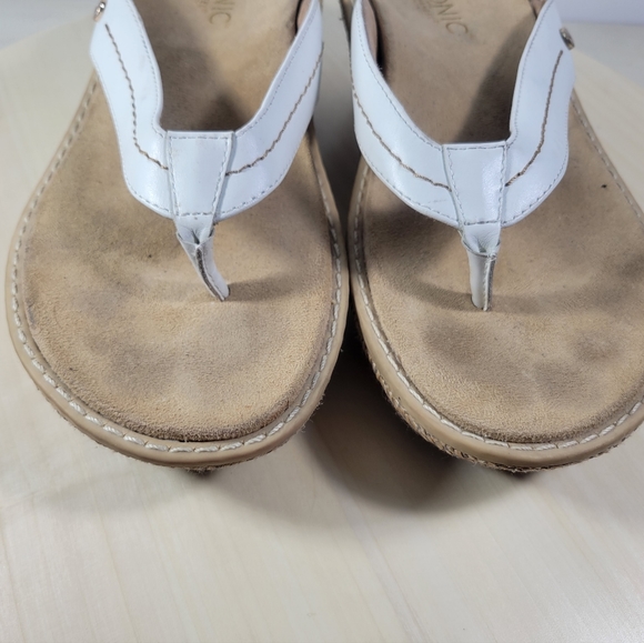 Vionic White Orthaheel Grenada Post Toe Wedge Heel Sandals Women’s Size 6 - Picture 9 of 12